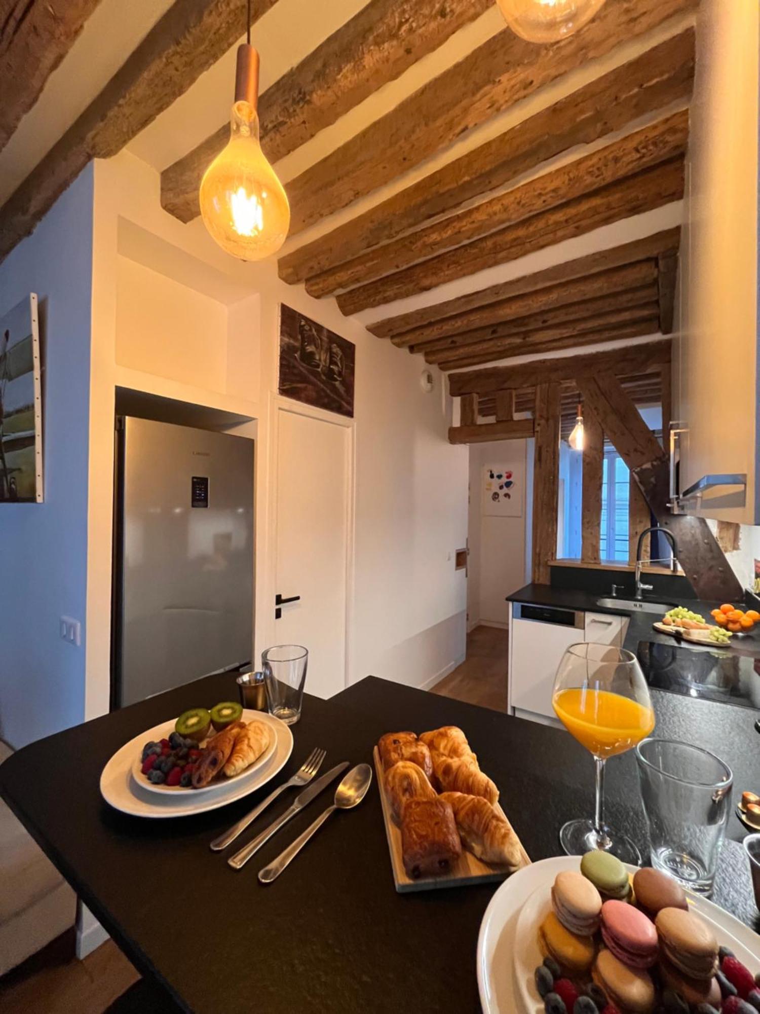 Appartement A Saint-Paul En Plein Coeur Du Marais 4 Pers Parigi Esterno foto